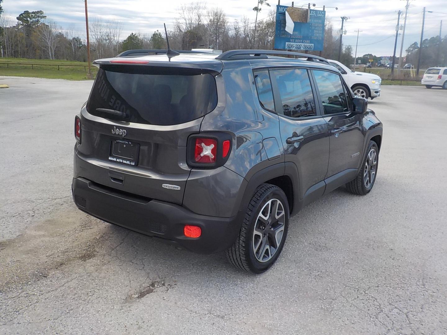 2018 Gray Jeep Renegade Latitude FWD (ZACCJABB8JP) with an 2.4L L4 DOHC 16V engine, 6M transmission, located at 1617 W Church Street, Livingston, TX, 77351, (936) 327-3600, 30.710995, -94.951157 - I love this body on these Renegade's - Photo#6